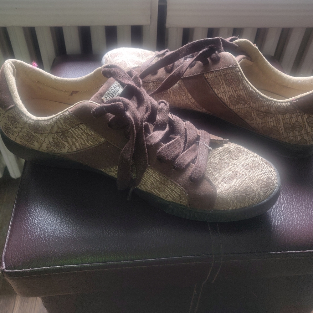 Vintage Guess Men's Logo Sneakers Size 9.5